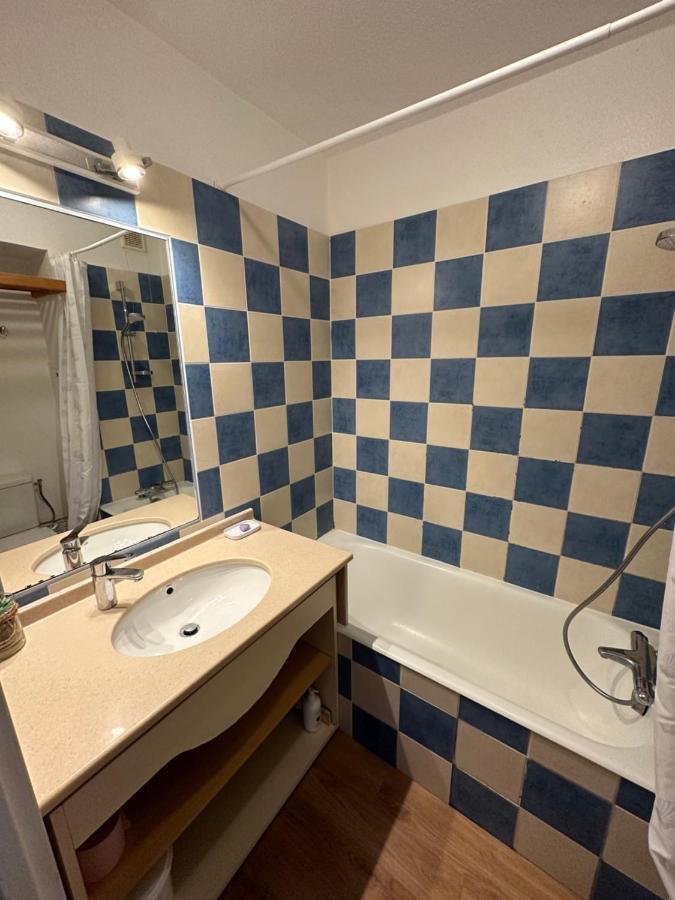 Apartment Climatise Sur Le Port De